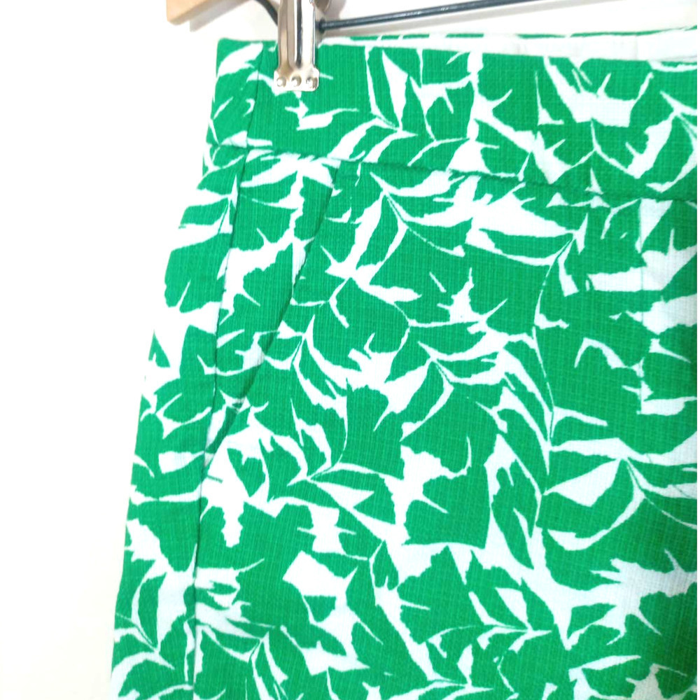 J. Crew Women Sz 0 Green White Leaf Tropical Print Shorts Preppy Boho Summer - Picture 5 of 8